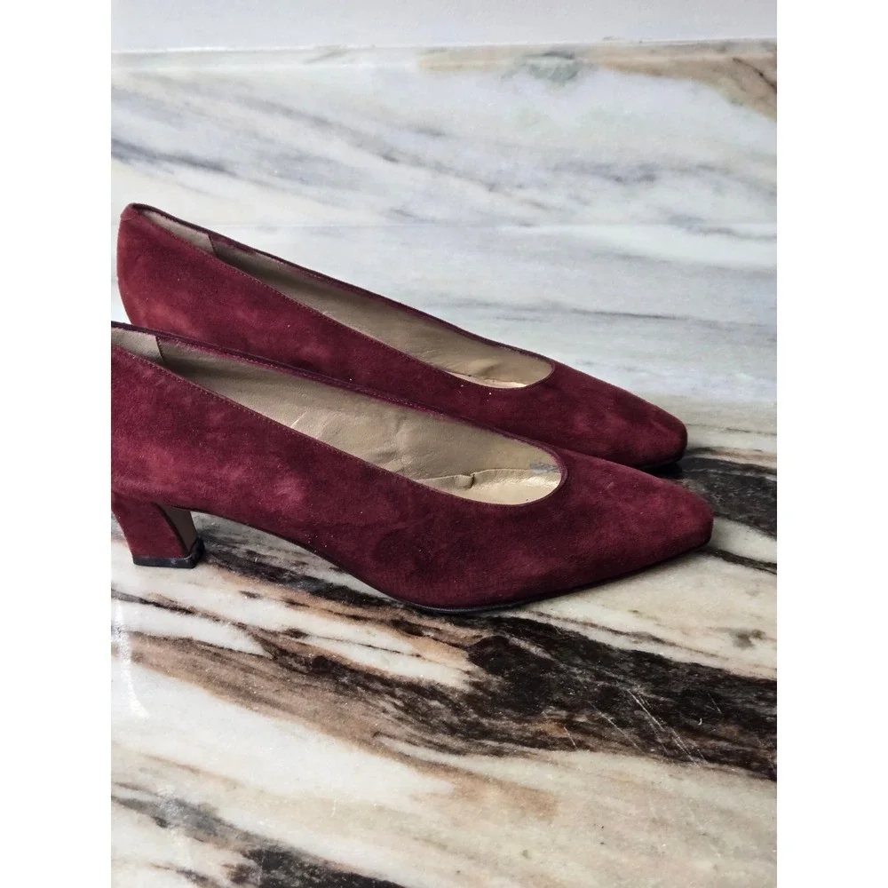 Vaneli Burgundy Suede Pointed Toe Block Heel‎ Pumps Made in Italy Size 8S
